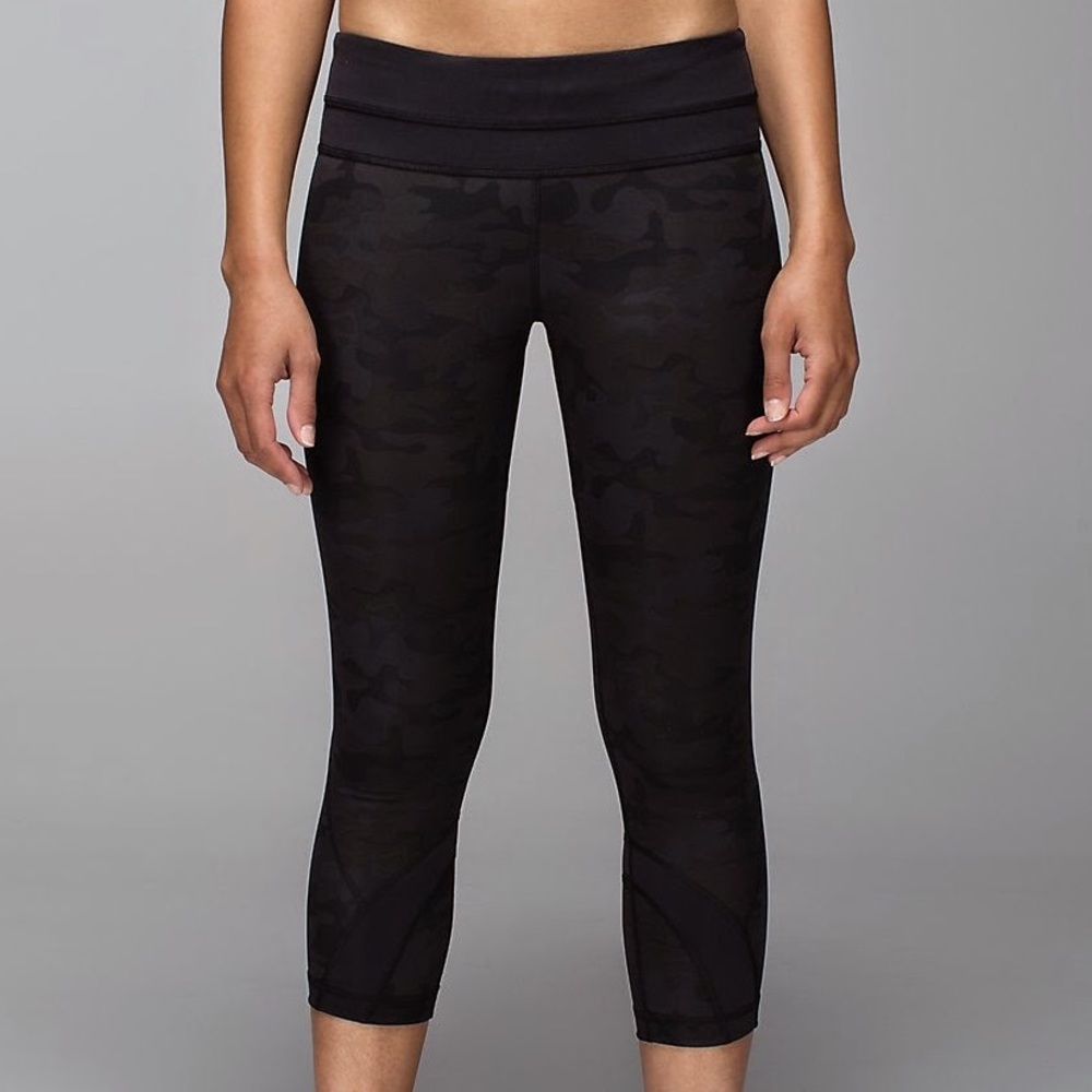 lululemon black camo leggings, size 4